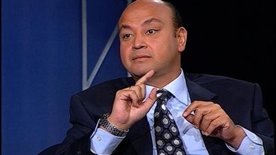 عمرو أديب: مشهد حبس نقيب الصحفيين 