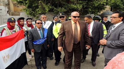 بالصور.. طلاب مدارس السويس تشارك الامن فى حملة مرورية ارشادية