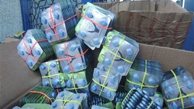 مندوب شركة الأدوية يغرى 