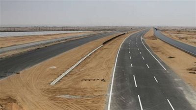 استكمال رصف الطريق الدائري بقرية العوينة في واحة الداخلة