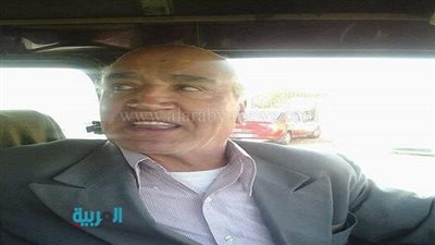 بالصور.. على غرار خريج التوتوك.. سائق ميكروباص خريج هندسة نووية يثير اهتمام رواد 