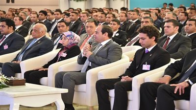  السيسي يشاهد إنجازات مؤتمر الشباب