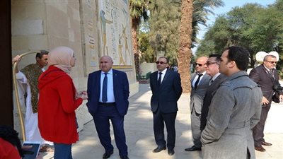 وزير السياحة الجزائري بالقرية الفرعونية 
