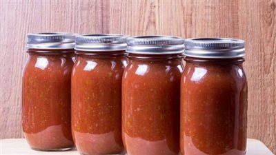 ضبط 8 أطنان صلصة فاسدة بشركة 