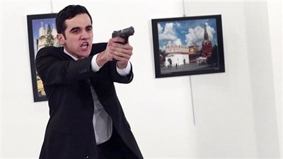 اعتقال والدة وشقيقة قاتل السفير الروسي بأنقرة