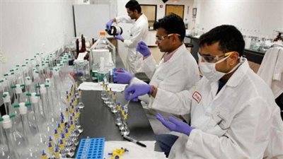 عامل يدير مصنع لأنتاج الادوية بأستخدام مواد مجهولة بالدقهلية