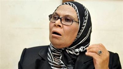 بالفيديو.. اَمنة نصير: قطع الصلاة للرد على التليفون حرام شرعًًا