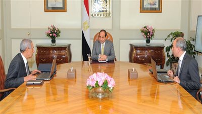 السيسي يشدد على توفير الظروف الملائمة للعاملين بـ