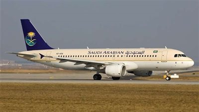 هبوط طائرة سعودية اضطراريًا في القاهرة بعد وفاة راكب مغربي