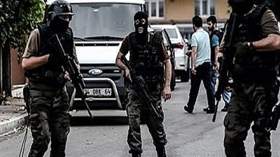 تركيا تفصل 8 آلاف شخص من عملهم وتغلق عشرات الجمعيات