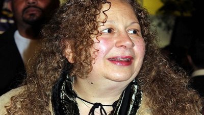 بالفيديو.. سمية الألفي: فاروق الفيشاوي ضعيف أمام الجنس الناعم