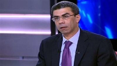 ياسر رزق: السيسي يحاول أن يخفف الأمور على المواطن قبل أن ينفجر