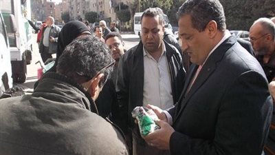 توفير سيارتين لبيع السلع الغذائية بالزاوية الحمراء