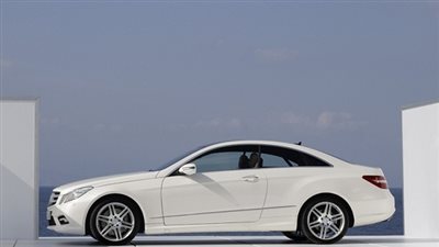 طرح نسختين من مرسيدس 