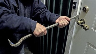 ضبط 4 عاطلين متهمين بسرقة المساكن في الشيخ زايد