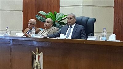 بالصور.. محافظ السويس ورئيس هيئة الموانئ  يبحثان تطوير ميناء بورتوفيق