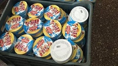 ضبط 1090 علبة جبنة مثلثات مجهولة المصدر بمصر القديمة