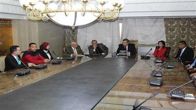 الشيحى يستقبل خريجي الدفعة الأولى من البرنامج الرئاسى لتأهيل الشباب للقيادة