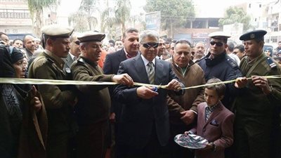 بالصور.. مدير الامن يفتتح معارض للسلع الغذائية بأسعار مخفضة بأبشواى