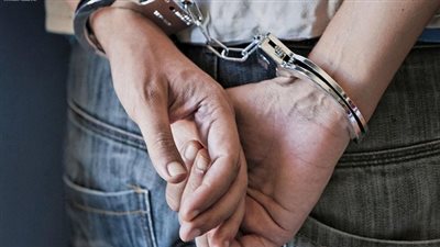 القبض على صاحب محل يبيع رنجة فاسدة فى حلوان