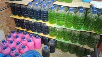 ضبط 1500 كيلو صابون سائل مجهول المصدر فى محل منظفات بدار السلام