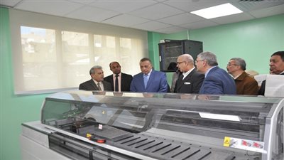 محافظ الجيزة ورئيس جامعة القاهرة يتفقدان مشروع مستشفى الأمراض المتوطنة