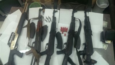 حبس عاطلين أدارا وكرًا للاتجار في الأسلحة بمصر القديمة