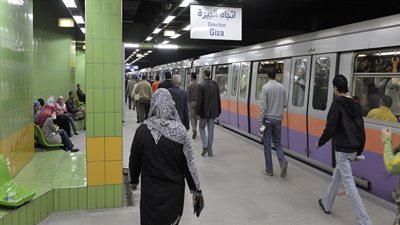 ضبط عاطل بحوزته ثعبان بمحطة مترو البحوث في الدقي