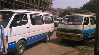 ضبط سائق ميكروباص احتجز الركاب لرفضهم زيادة الأجرة