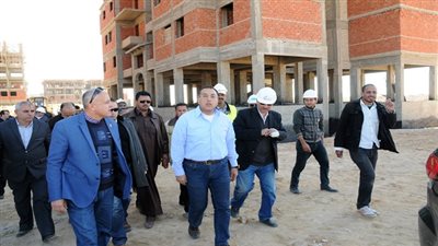 وزير الإسكان من مدينة العلمين الجديدة: بدء صب السقف الأخير بعمارات الإسكان الاجتماعى بمدينة العلمين الجديدة.. الانتهاء من رصف 28 كم من مشروع تحويل الطريق الدولى (الإسكندرية / مطروح)