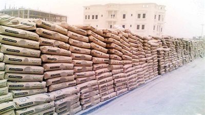 تباين أسعار الأسمنت.. و