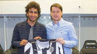 باوك اليوناني يقدم عمرو وردة إلى وسائل الإعلام