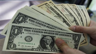 الدولار يتراجع ٥ قروش.. ويسجل ١٧.٦٥ جنيهًا