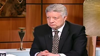 مرتضى منصور يلوم لاعبي الأهلي بسبب ميداليات السوبر