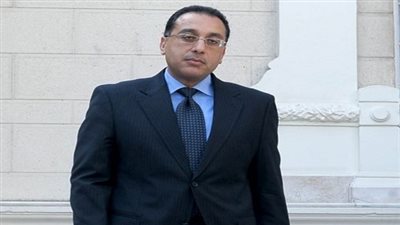 وزير الإسكان يتفقد مشروعات الصرف الصحي بأسوان