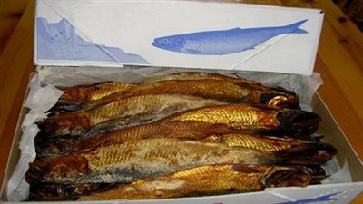 القبض على صاحب محل يبيع رنجة فاسدة فى حلوان