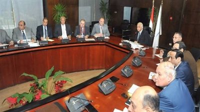 وزير النقل يتابع خطة استثمار أراضي السكك الحديدية والقابضة للطرق