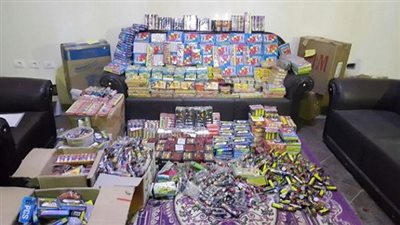 الداخلية تحبط تهريب 76 طن ألعاب نارية عبر محور قناة السويس