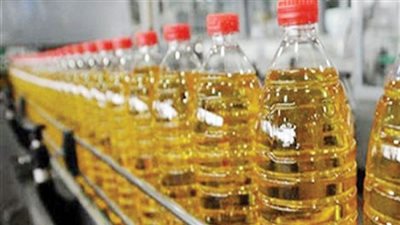 ضبط 104 عبوة زيت طعام قبل بيعها بالسوق السوداء بالإسكندرية