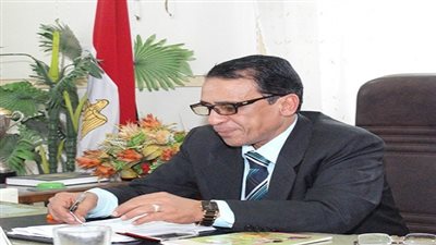 رئيس الحكومة يجدد ثقتة فى وكيل وزارة التعليم بالسويس لعام رابع