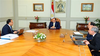 السيسي يطلع على الموقف التنفيذي لمشروع تطوير محطتي الصرف الصحي كيما 1 و 2 بأسوان.. 