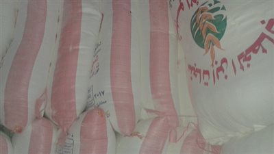 ضبط 21 طن دقيق بمخزن بالمطرية