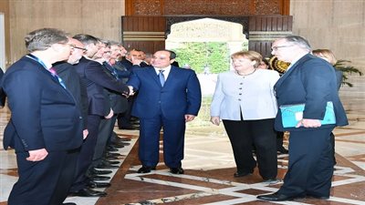 أنجيلا ميركل تصل القاهرة على رأس وفد اقتصادي للقاء السيسي