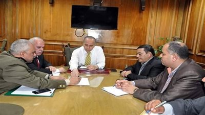 محافظ القليوبية يعقد إجتماعا لإنشاء موقف المرج الجديد بالخانكة