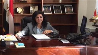 قنصل مصر ترفع علم 