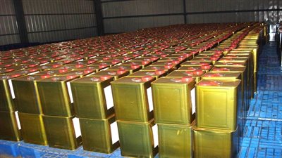 ضبط 5.4 طن عسل جلوكوز مجهول المصدر بمحل حلواني بالازبكية