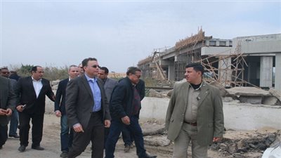 وزير النقل يتابع أعمال تنفيذ المشروع القومي للطرق ويتفقد الطريق الدائري الاقليمي