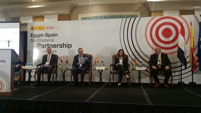 النقل تستعرض عدد من المشروعات الاستثمارية خلال ملتقى 