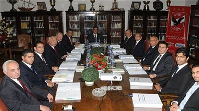 مجلس الأهلي يجتمع بالإدارة الهندسية لمناقشة موعد البدء بفرع التجمع