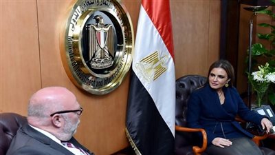 سحر نصر تبحث مع الممثل للمستشارة الالمانية زيادة استثمارات بلاده فى مصر